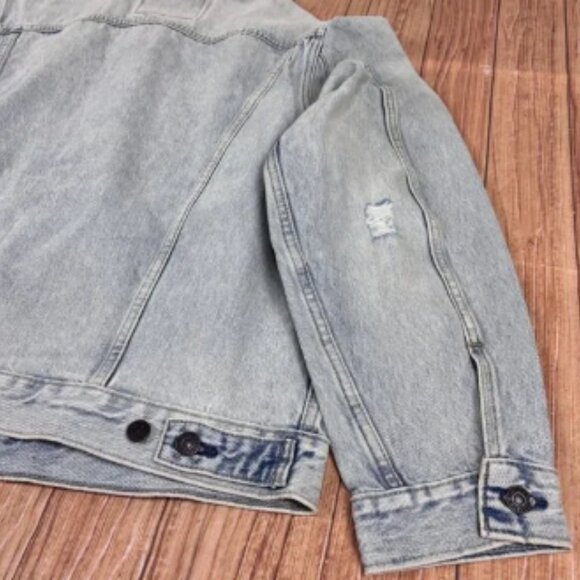 Vintage Levis Light Wash Denim Trucker Jacket Large Distressed Relaxed Fit Large - Picture 7 of 10
